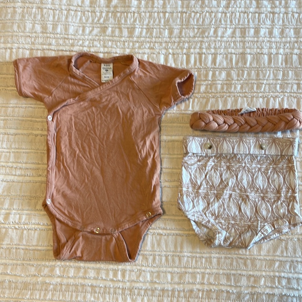 Kate Quinn 3-6 month matching set